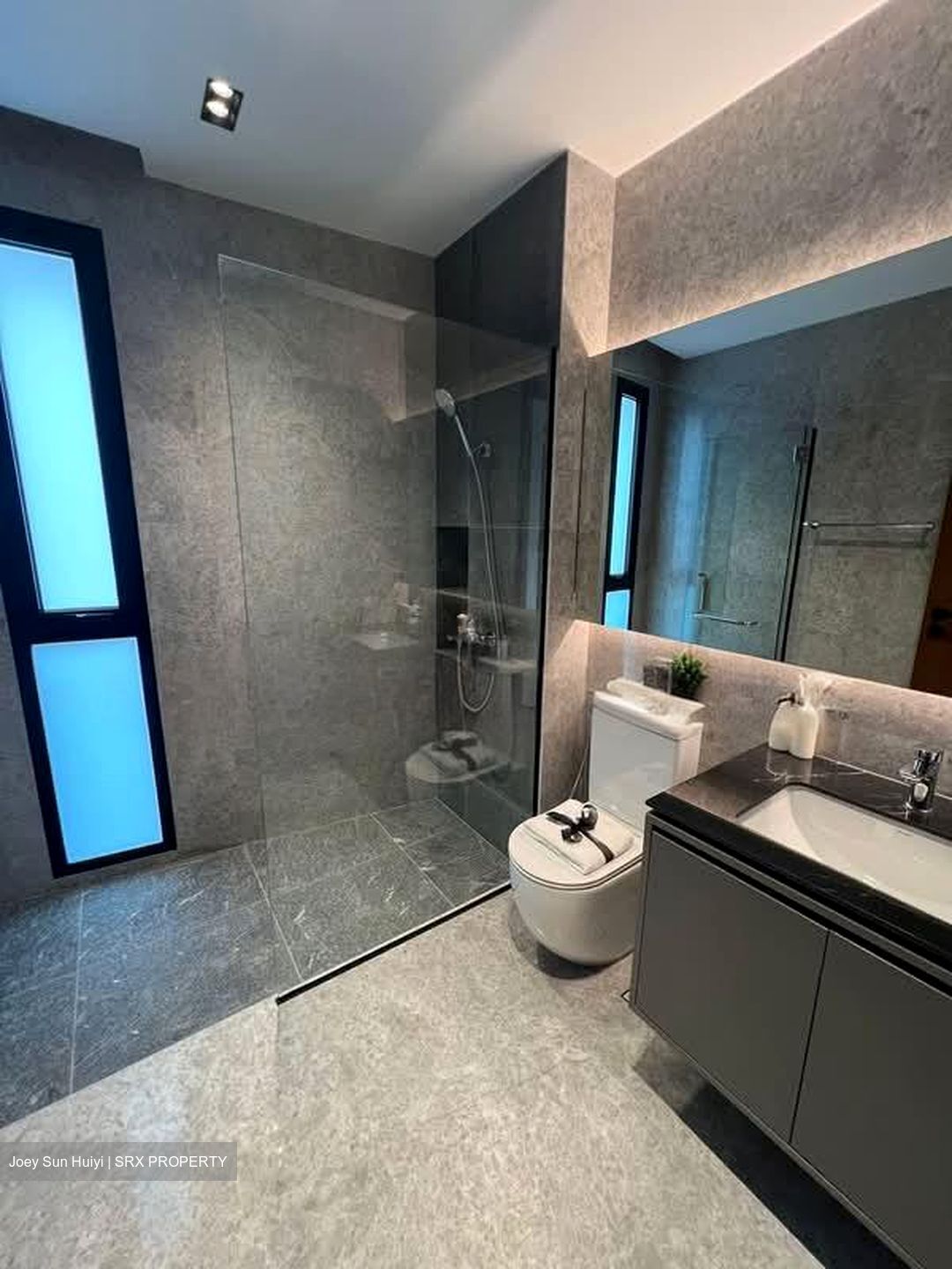 Sembawang Straits Estate (D27), Terrace #576499251